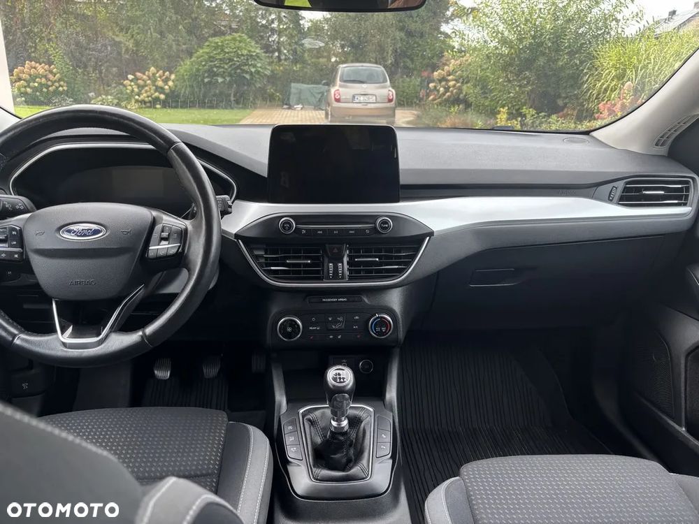 Ford Focus 1.5 EcoBoost Trend Edition Business - 23