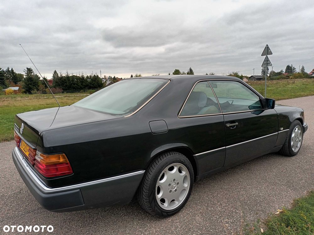 Mercedes-Benz W124