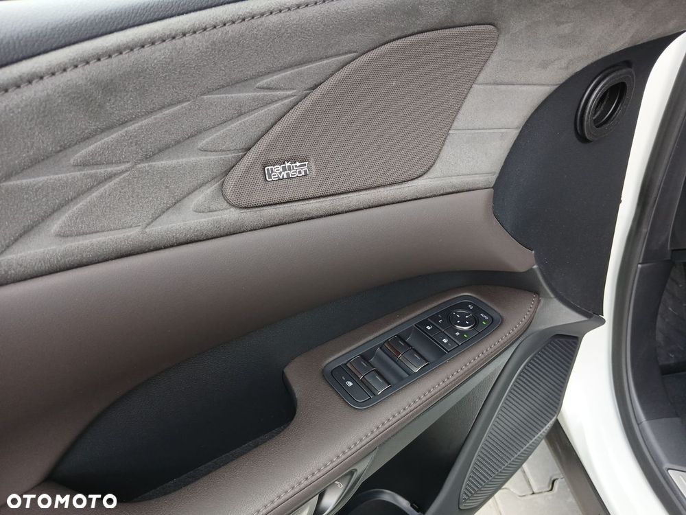 Lexus RX - 22