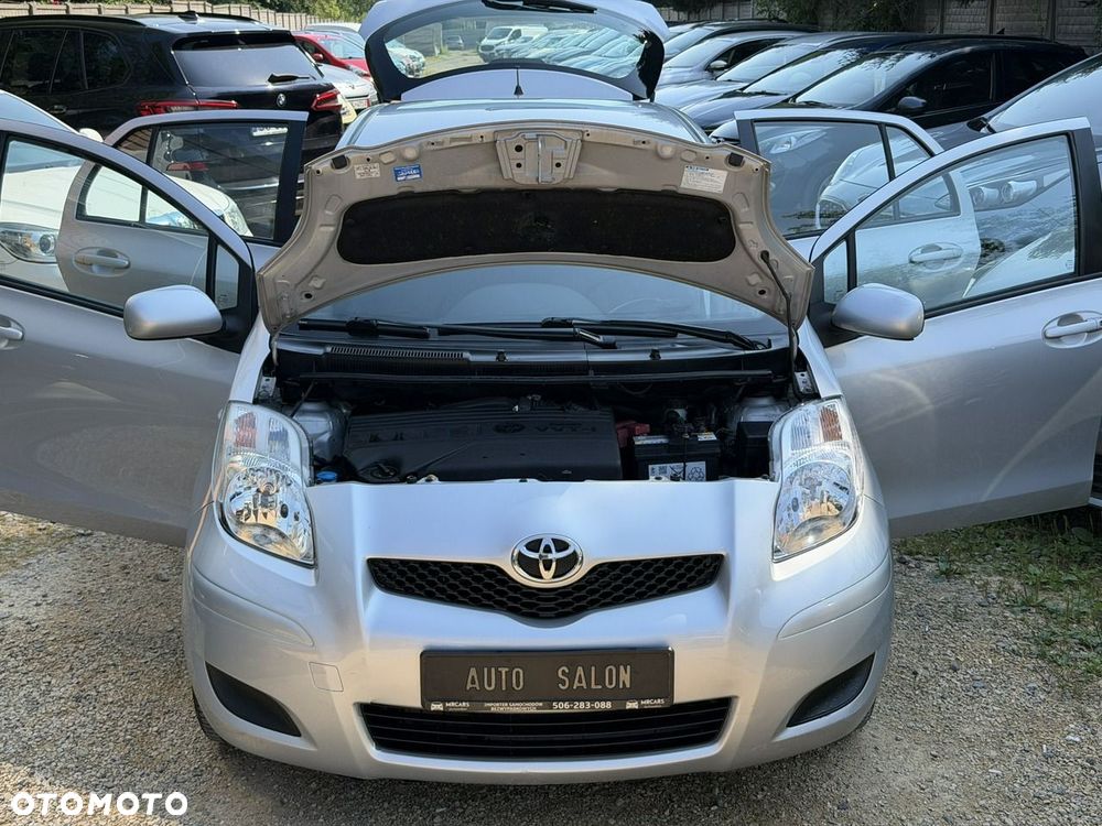 Toyota Yaris - 25