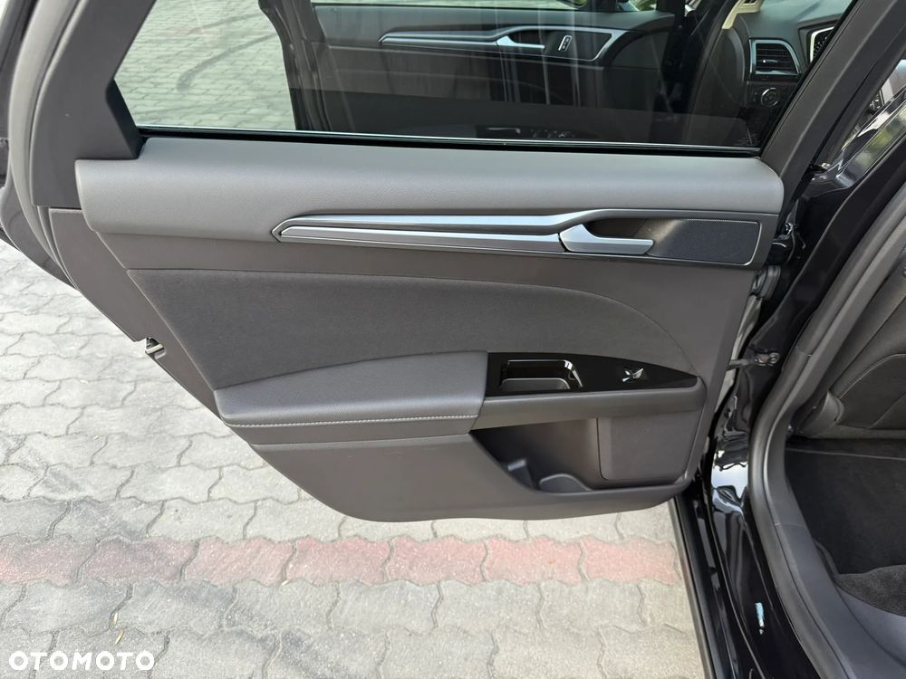 Ford Mondeo - 22