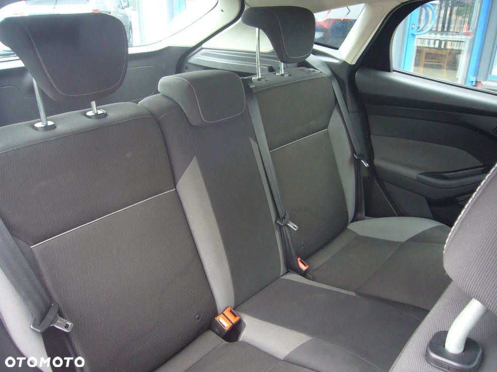 Ford Focus 1.6 Trend - 17