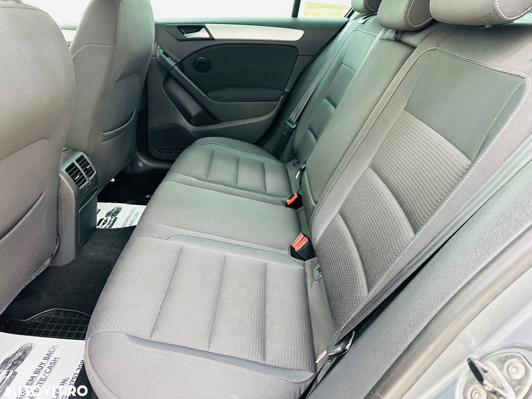 Volkswagen Golf - 8