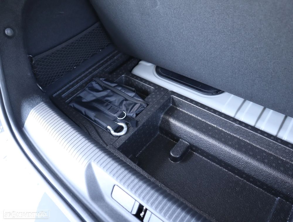 Peugeot e-308 156 Allure - 57