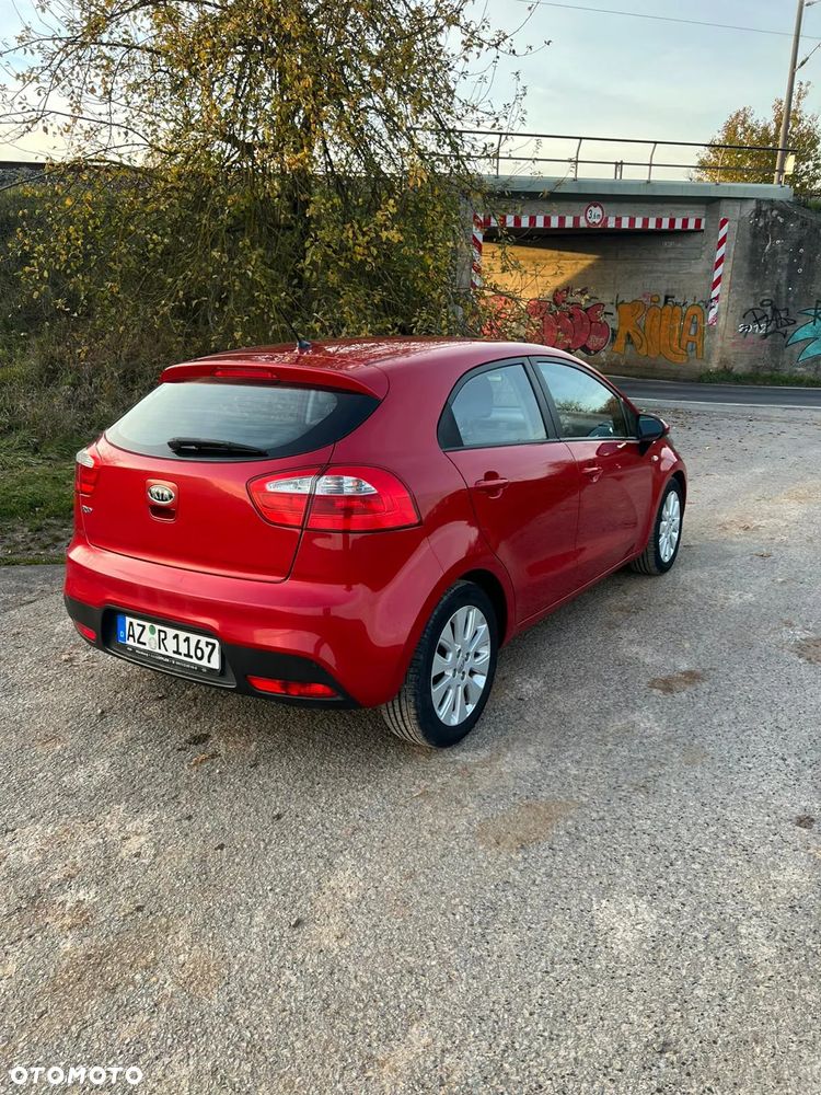 Kia Rio 1.2 L - 7