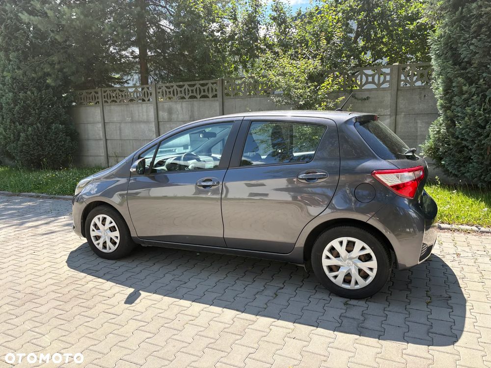 Toyota Yaris 1.5 Premium - 4