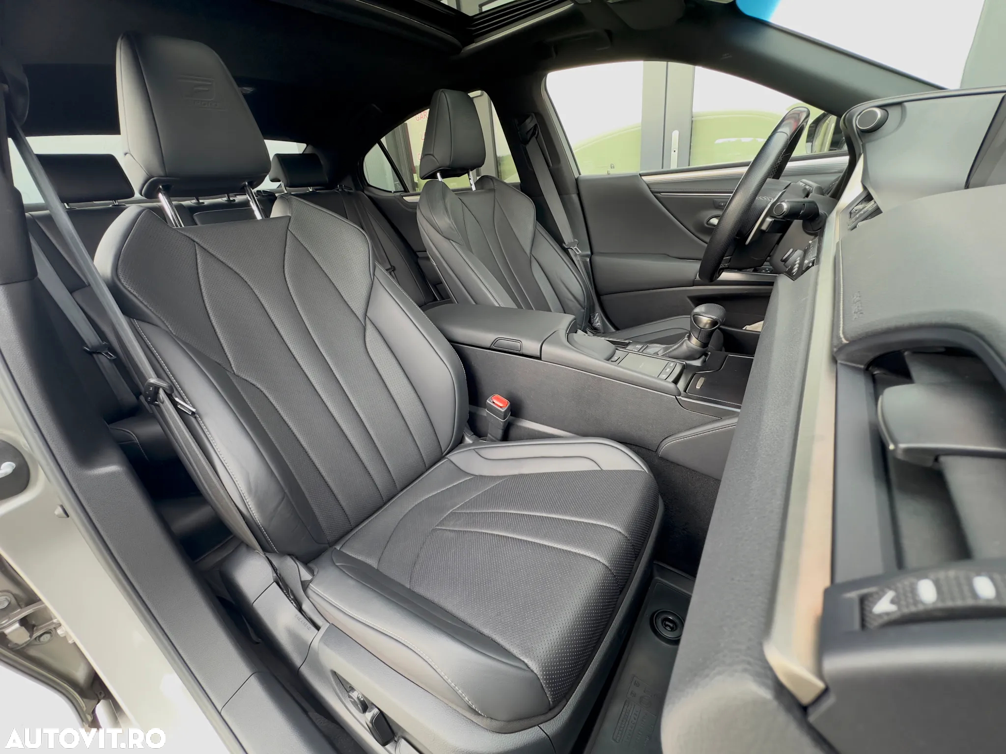 Lexus Seria ES 300h F Sport - 22