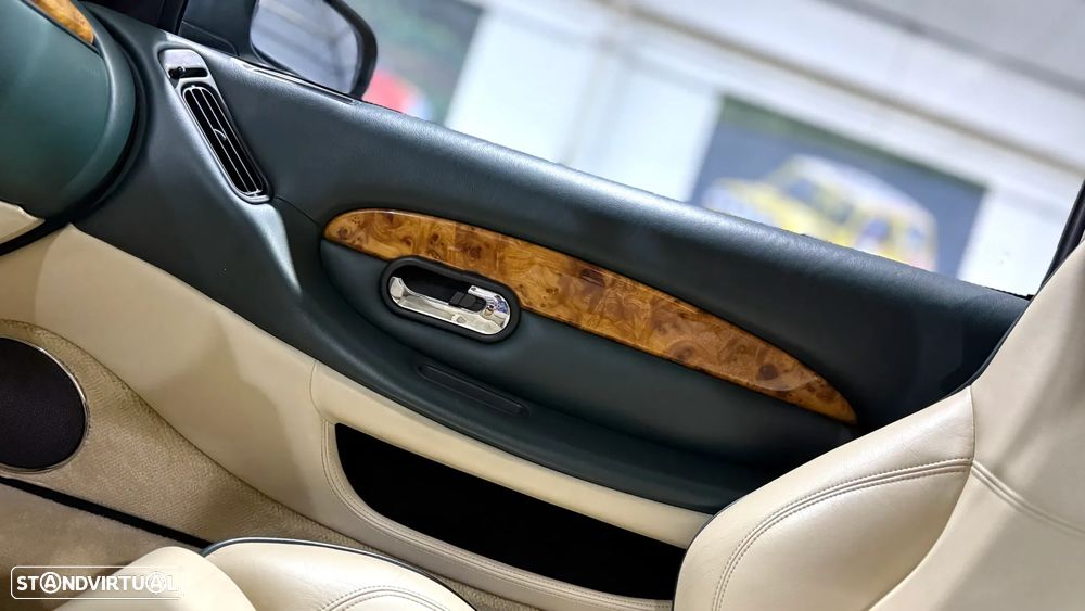 Aston Martin DB7 Vantage Coupé - 34