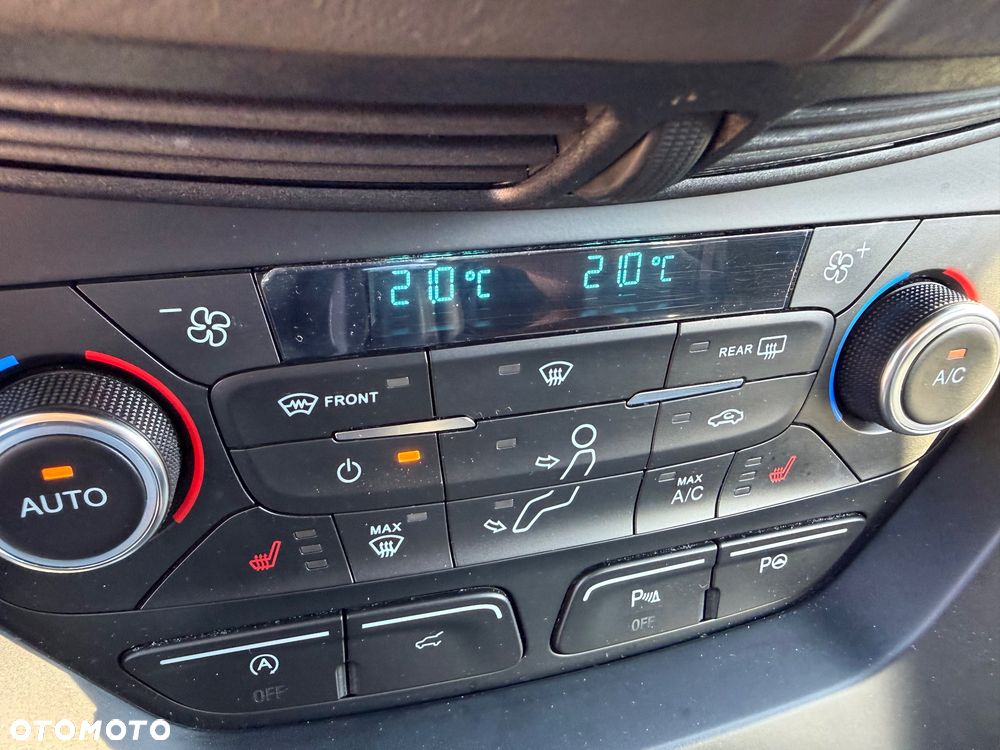 Ford Kuga 1.5 EcoBoost 4x4 Vignale - 35