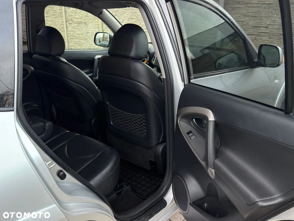 Toyota RAV4 2.2 D-4D Sol 180 - 22