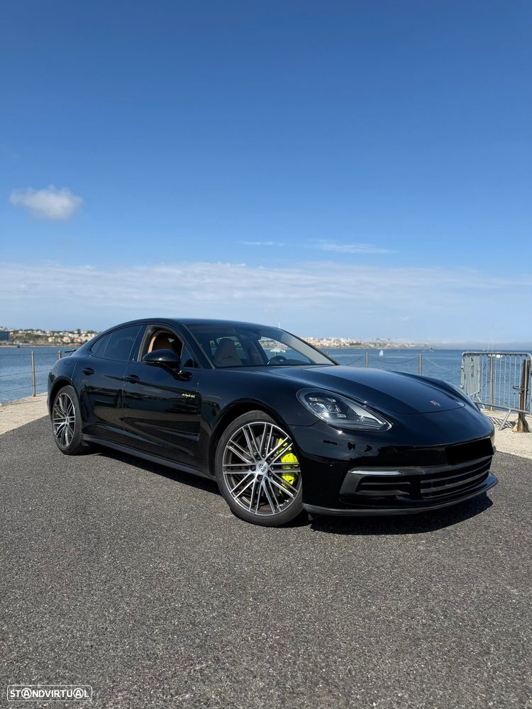 Porsche Panamera 4 E-Hybrid - 1