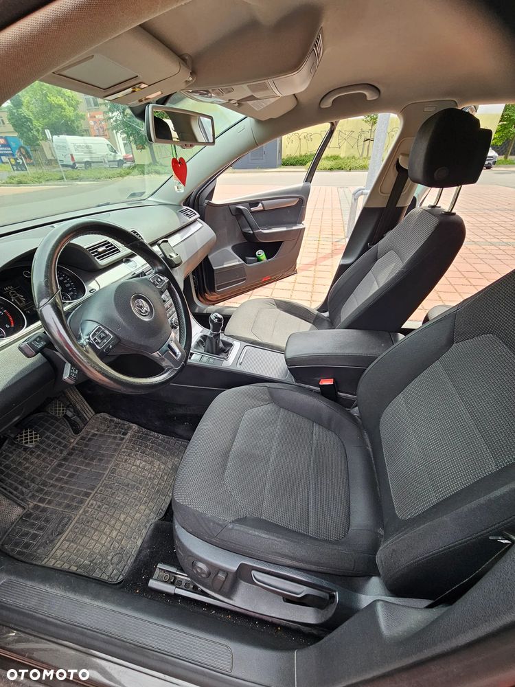 Volkswagen Passat - 7
