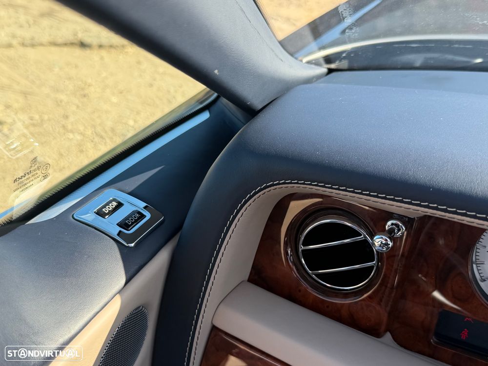 Rolls Royce Phantom 6.8 V12 - 35