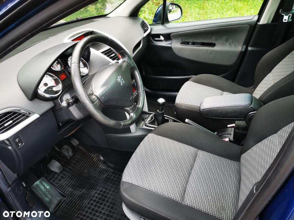 Peugeot 207 - 7