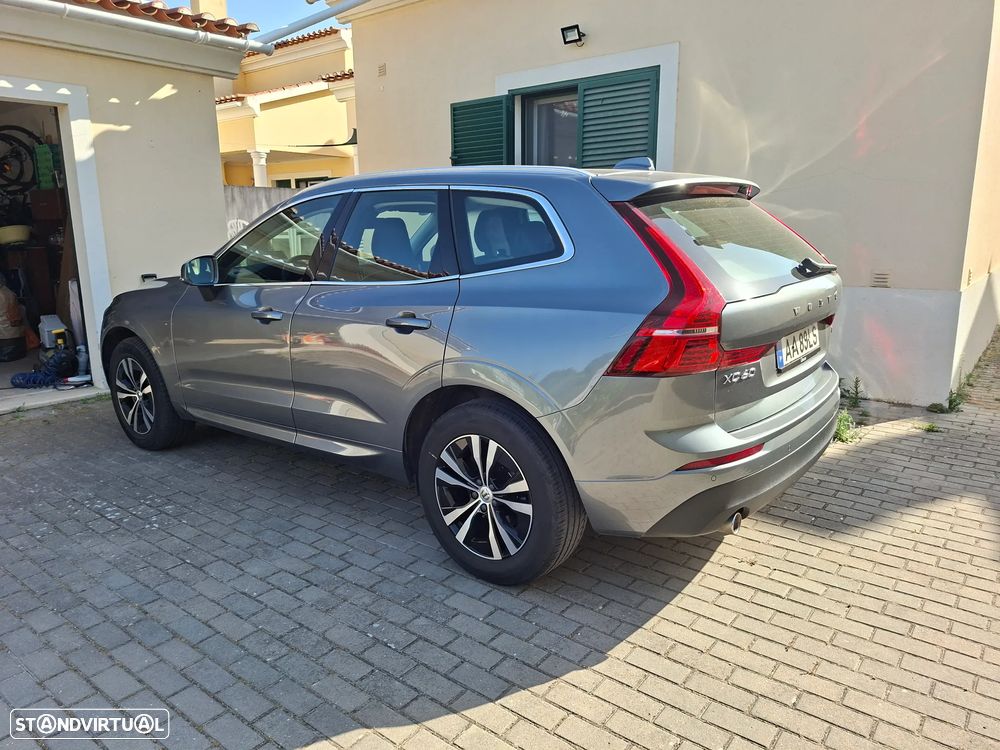 Volvo XC 60 2.0 D4 Momentum Plus Geartronic - 4