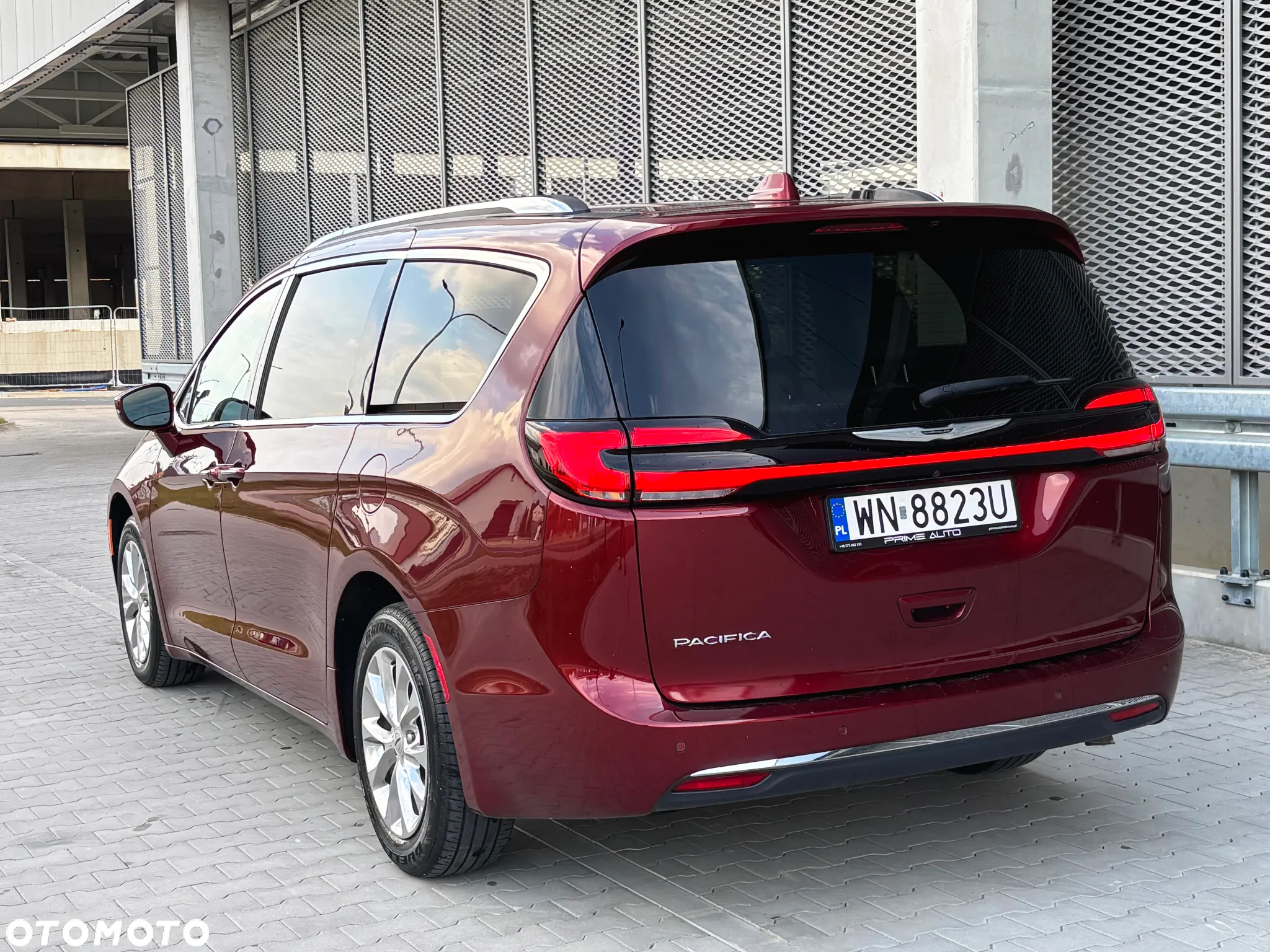 Chrysler Pacifica - 9