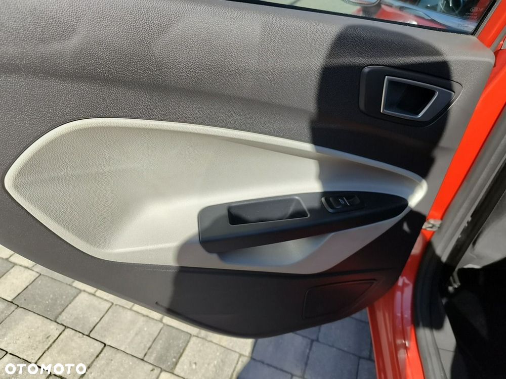 Ford Fiesta 1.0 EcoBoost STart-Stop Trend - 27