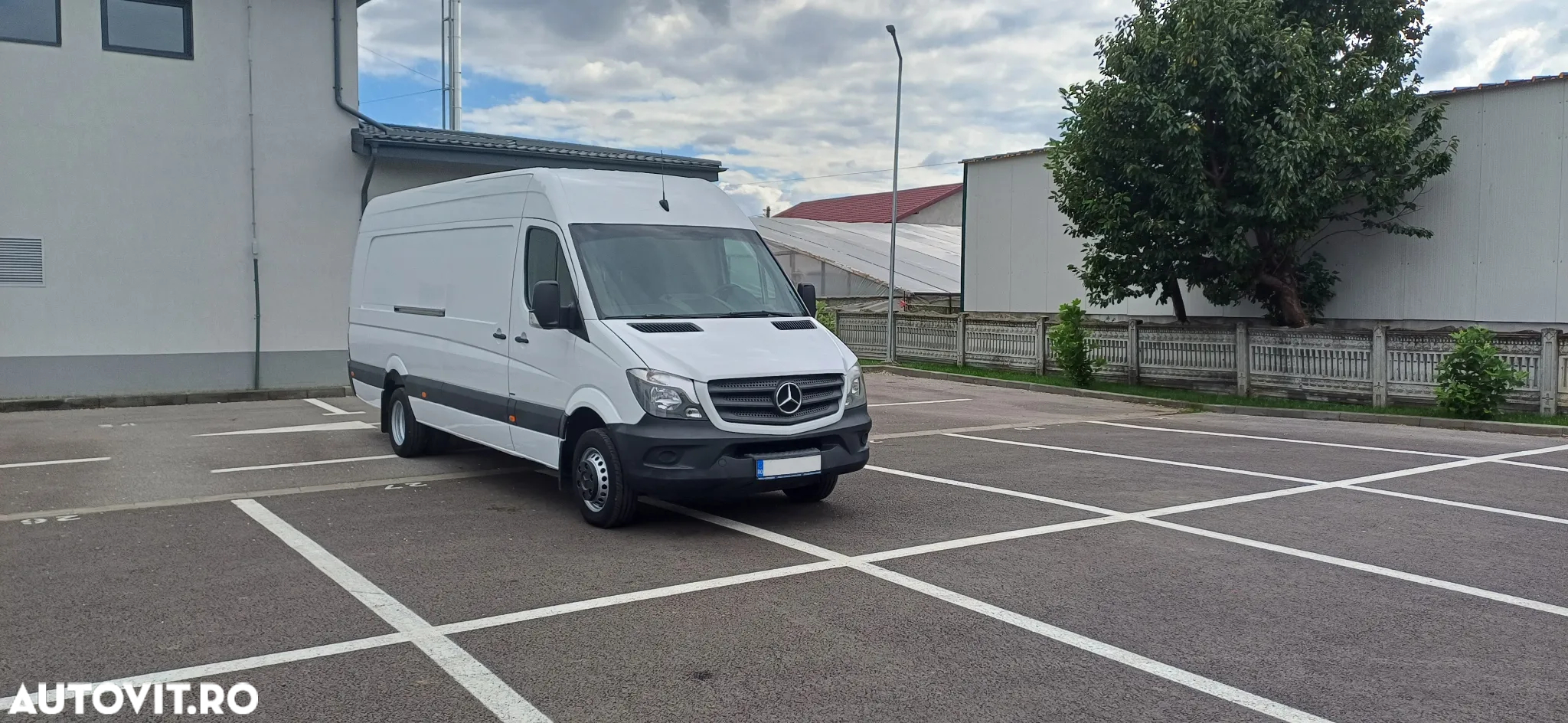 Mercedes-Benz Sprinter - 11