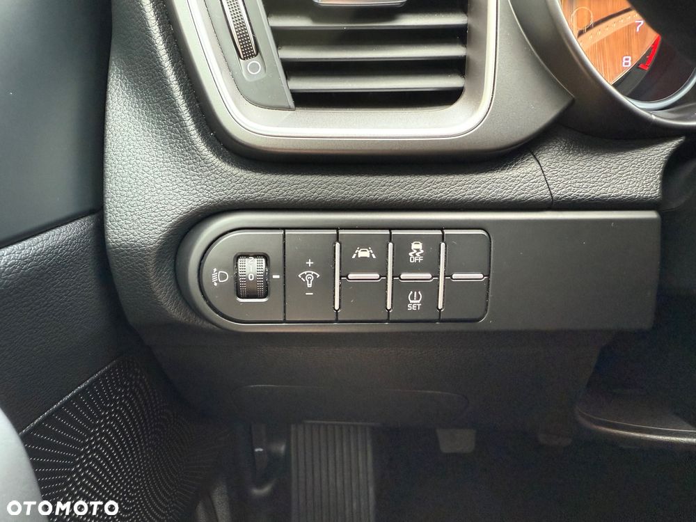 Kia Ceed - 23