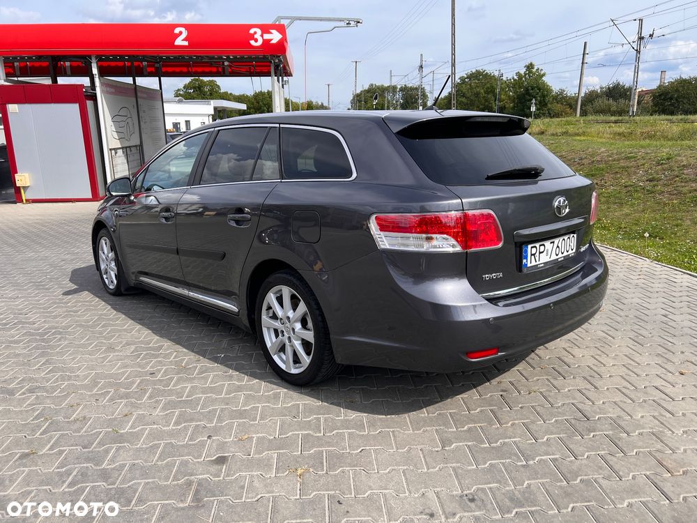 Toyota Avensis - 7