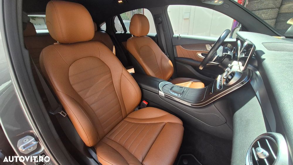 Mercedes-Benz GLC Coupe 300 d 4Matic 9G-TRONIC AMG Line - 9
