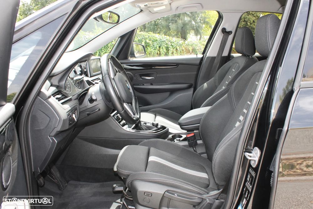 BMW 216 Active Tourer d Line Sport - 16