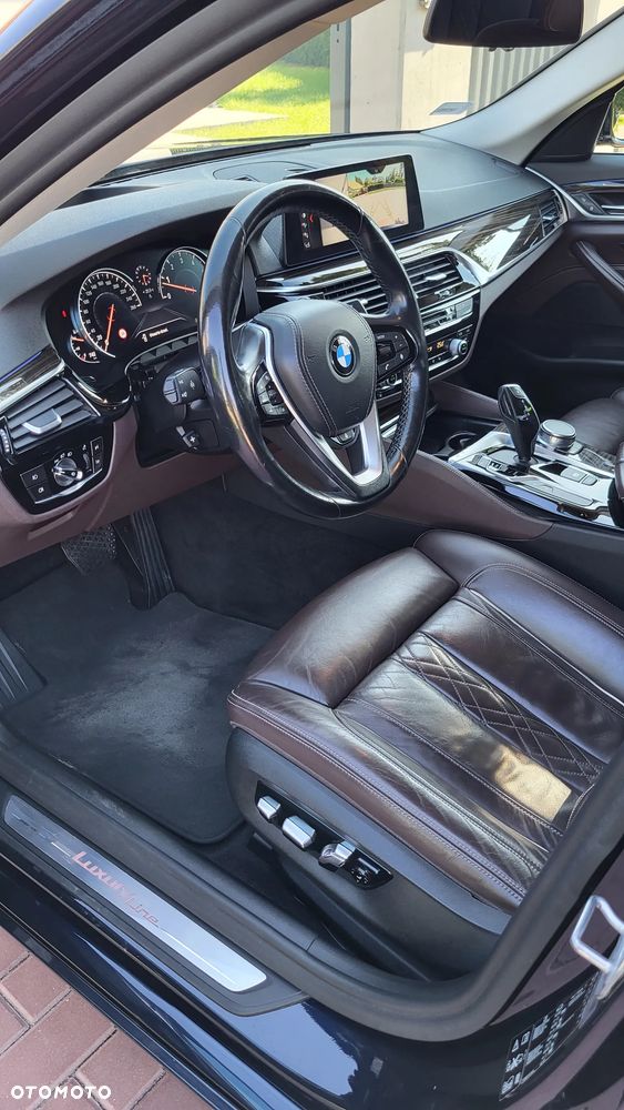 BMW Seria 5 530i xDrive Luxury Line - 9