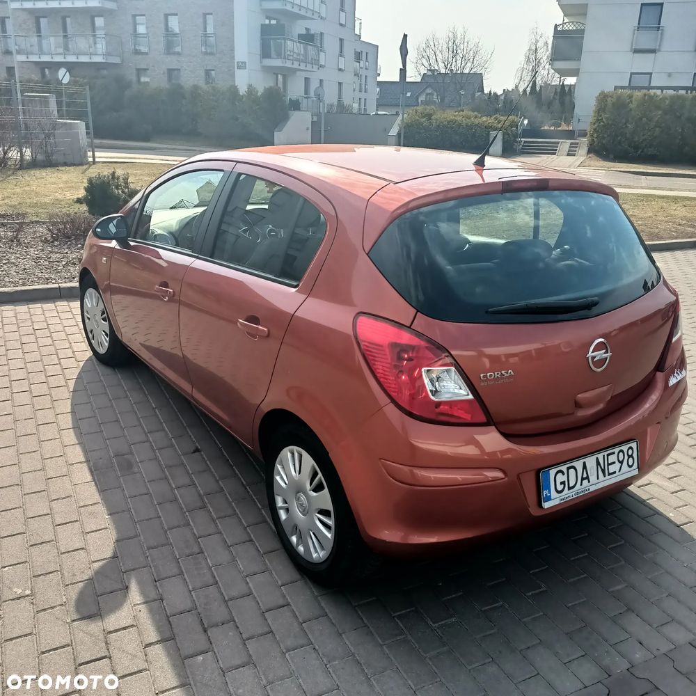 Opel Corsa 1.2 16V Cosmo - 4