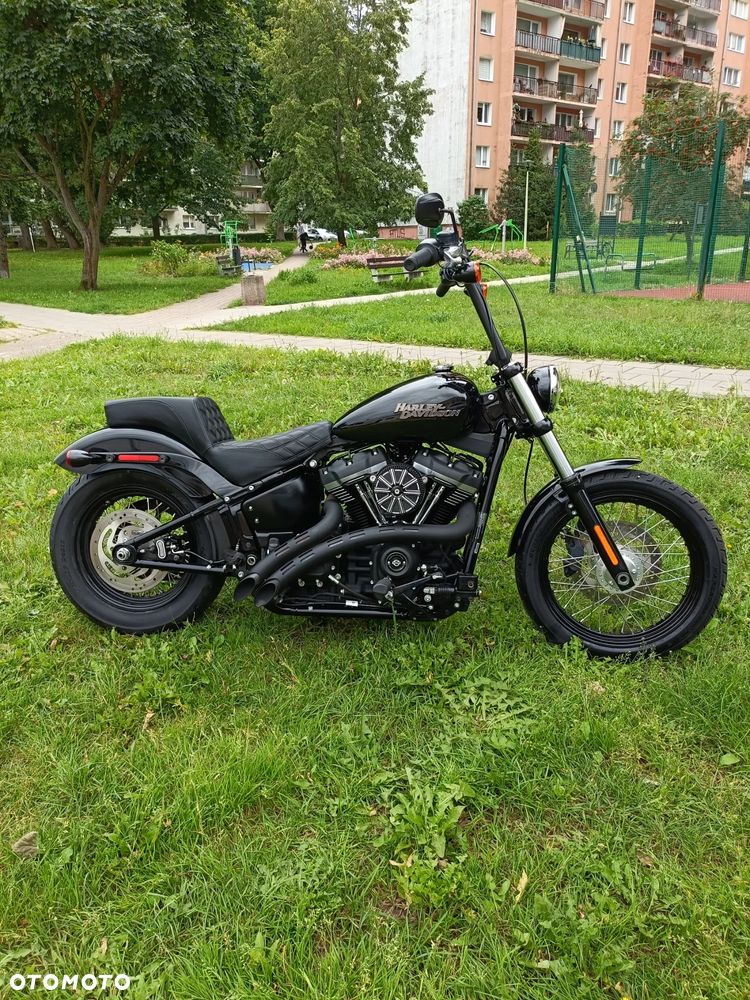 Harley-Davidson Softail Street Bob - 40