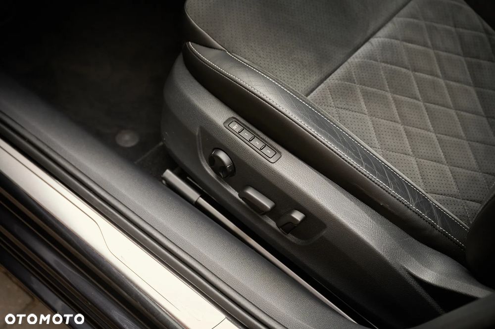 Skoda Superb 1.5 TSI DSG Sportline - 32