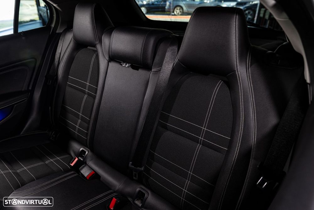 Mercedes-Benz GLA 200 d Urban - 19