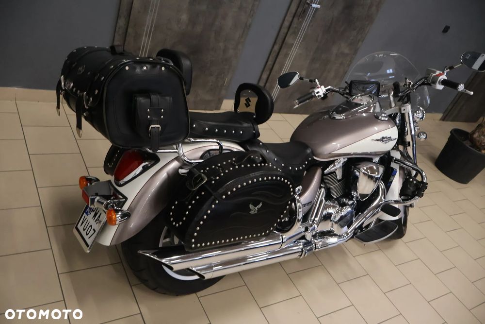 Suzuki Intruder - 10