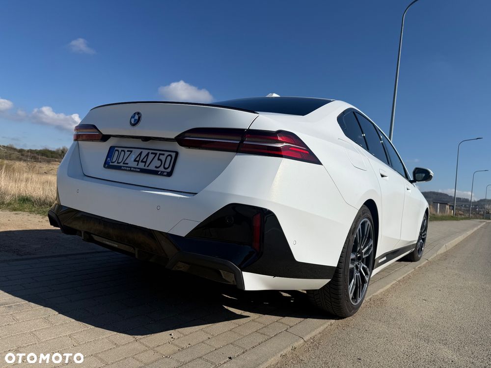 BMW Seria 5 520d xDrive mHEV - 6