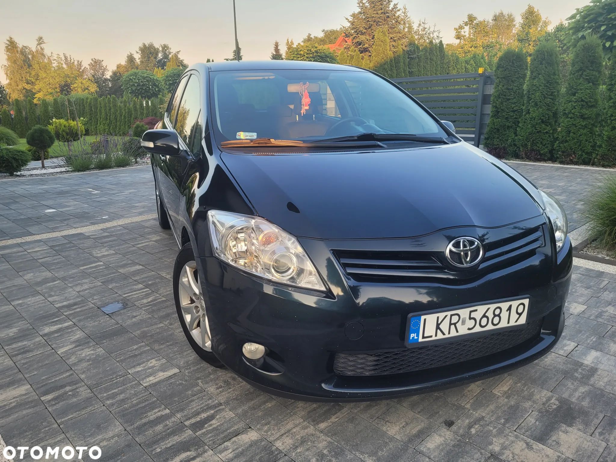 Toyota Auris 1.6 Premium Start - 1