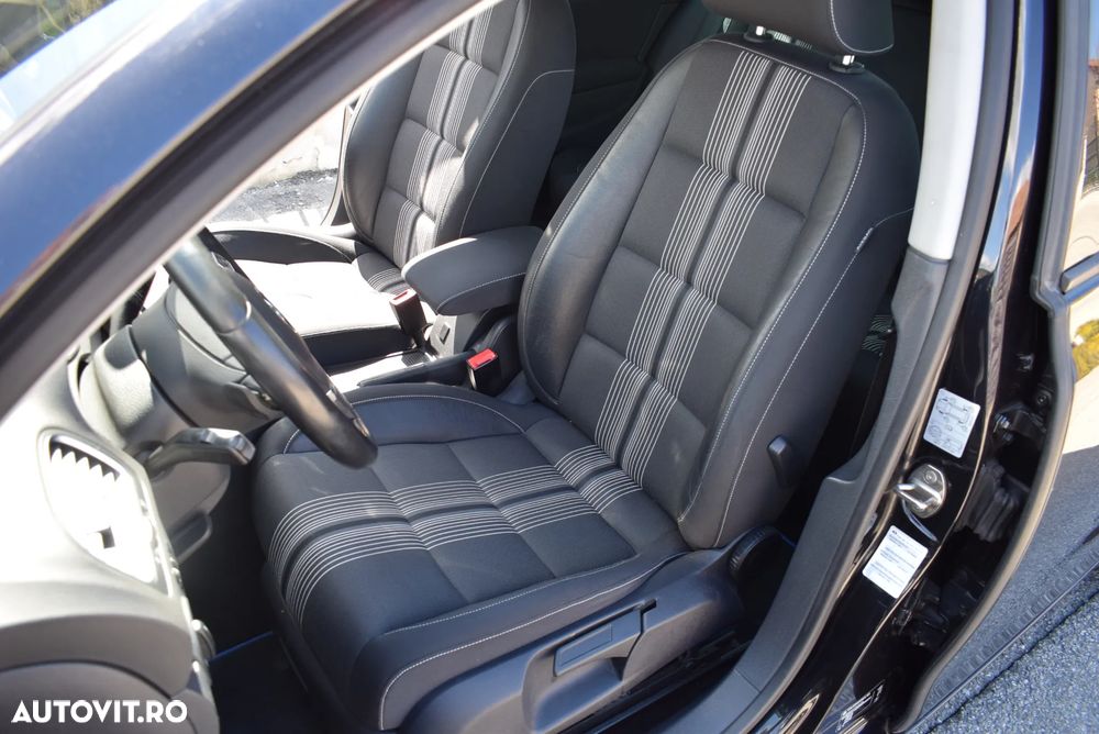 Volkswagen Golf 2.0 TDI DPF DSG MATCH - 7