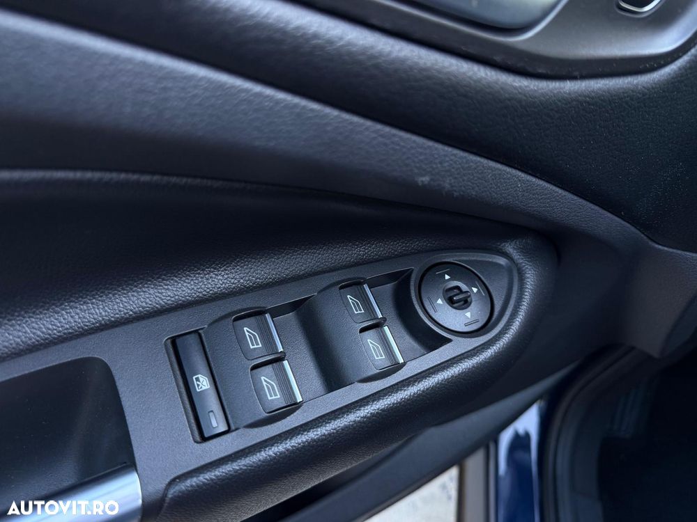 Ford Kuga - 24