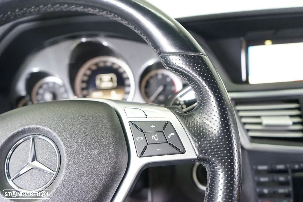 Mercedes-Benz E 220 CDi Avantgarde BlueEfficiency Auto - 24