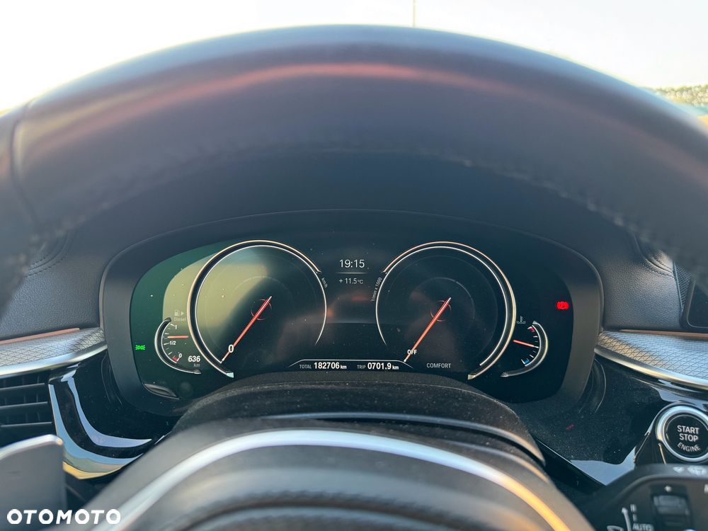 BMW Seria 5 520d xDrive M Sport sport - 33