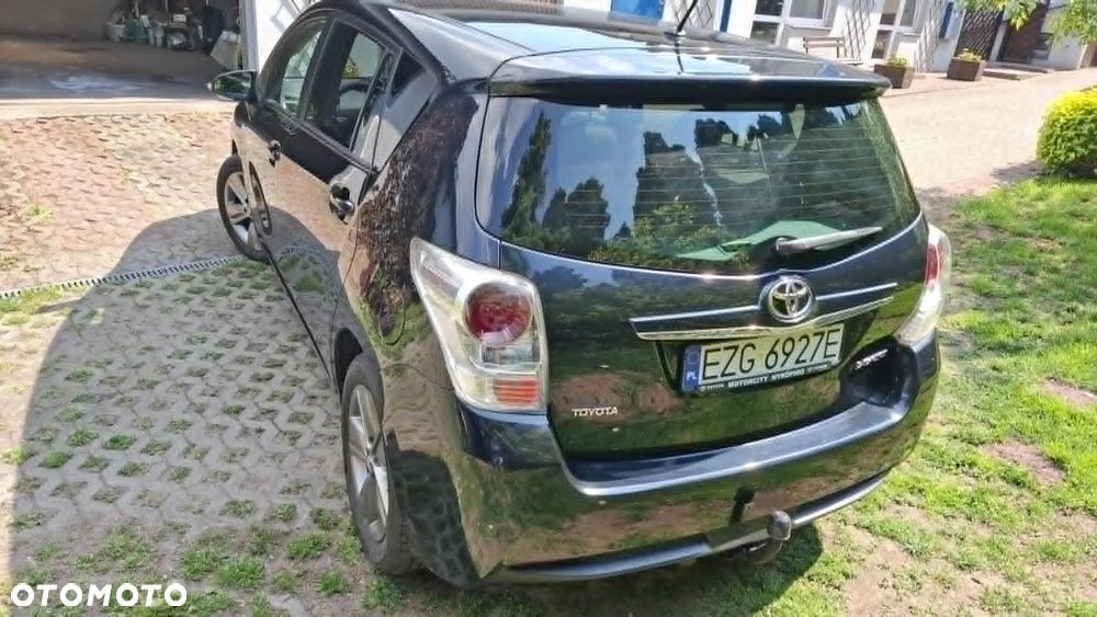 Toyota Verso 1.8 Premium 7os - 6