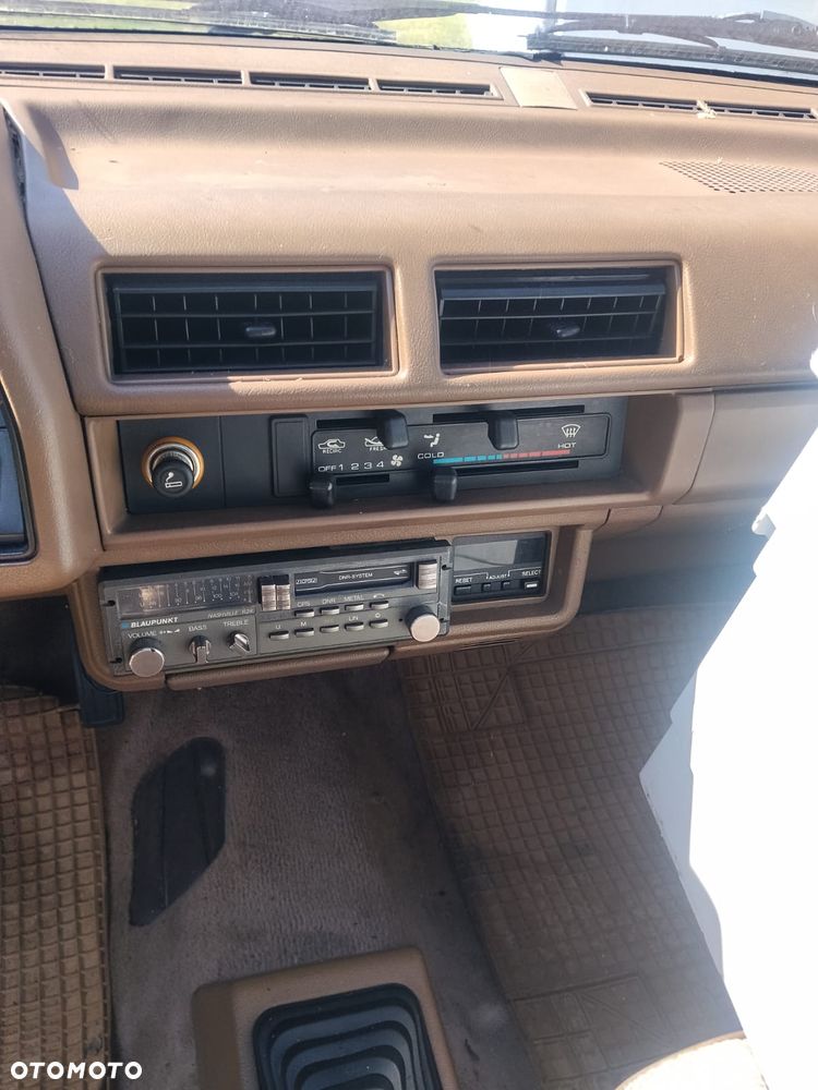 Nissan Sunny - 12
