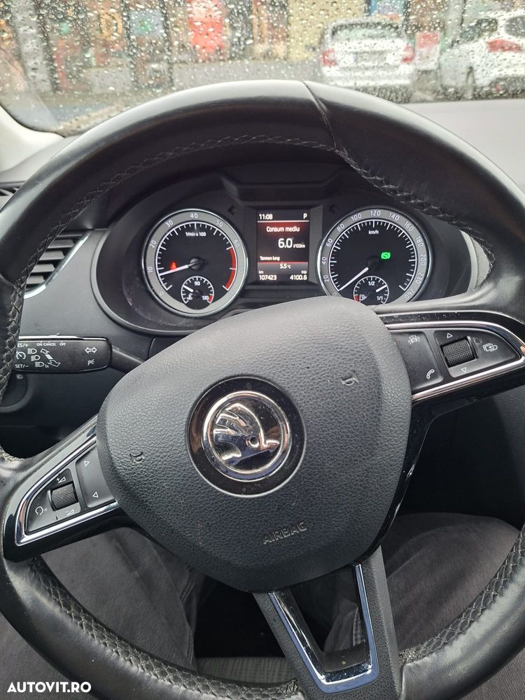 Skoda Octavia 1.5 TSI DSG Style - 4