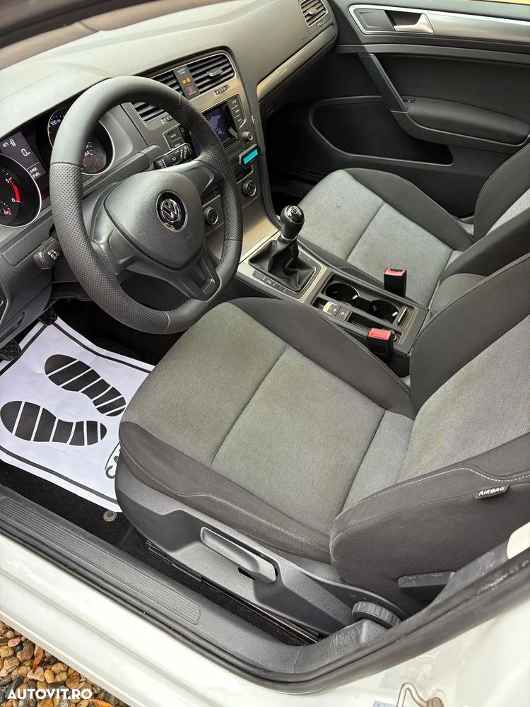 Volkswagen Golf 1.6 TDI - 17