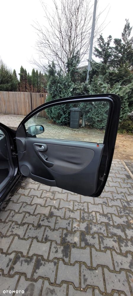 Opel Corsa 1.2 16V - 16