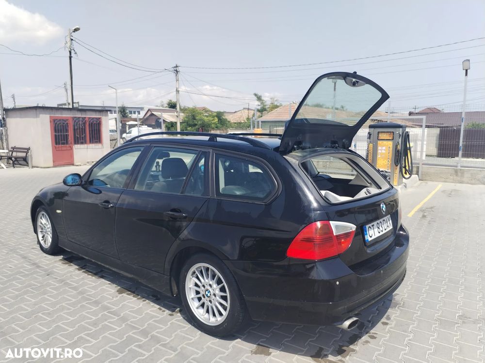 BMW Seria 3 320d DPF Touring Aut. - 7