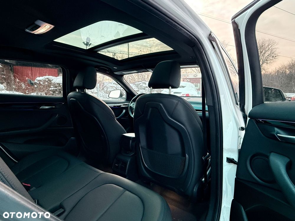 BMW X2 xDrive20i Advantage Plus - 14