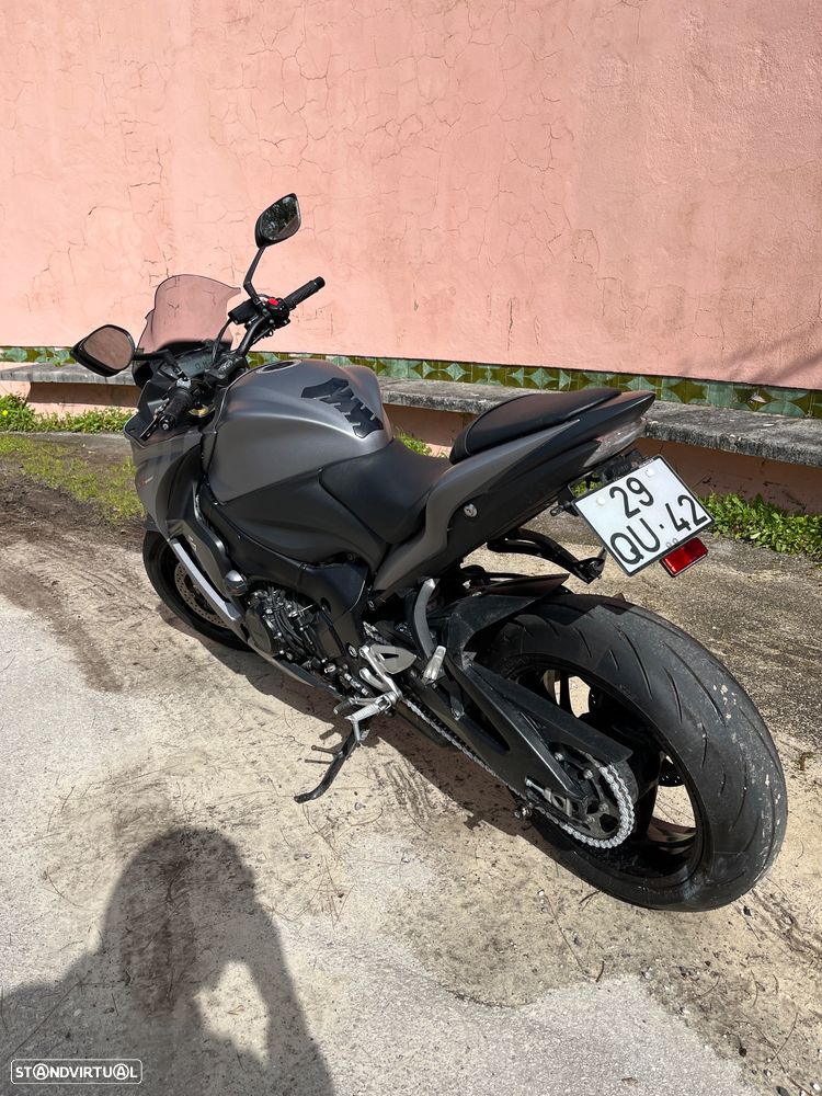 Suzuki GSX - 28