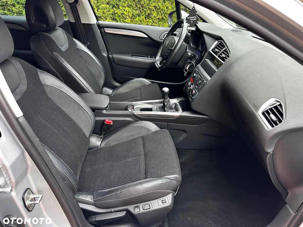 Citroën C4 VTi 120 Exclusive - 28