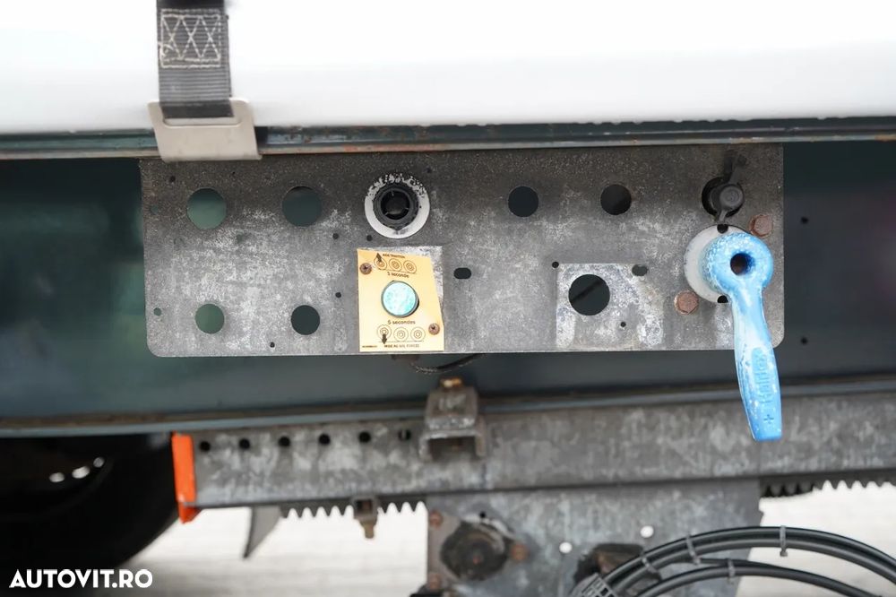 Fruehauf CORTINĂ / STANDARD / LIFT / BALCĂ PODEA PUTERNICĂ / AXĂ RIDICATĂ - 25