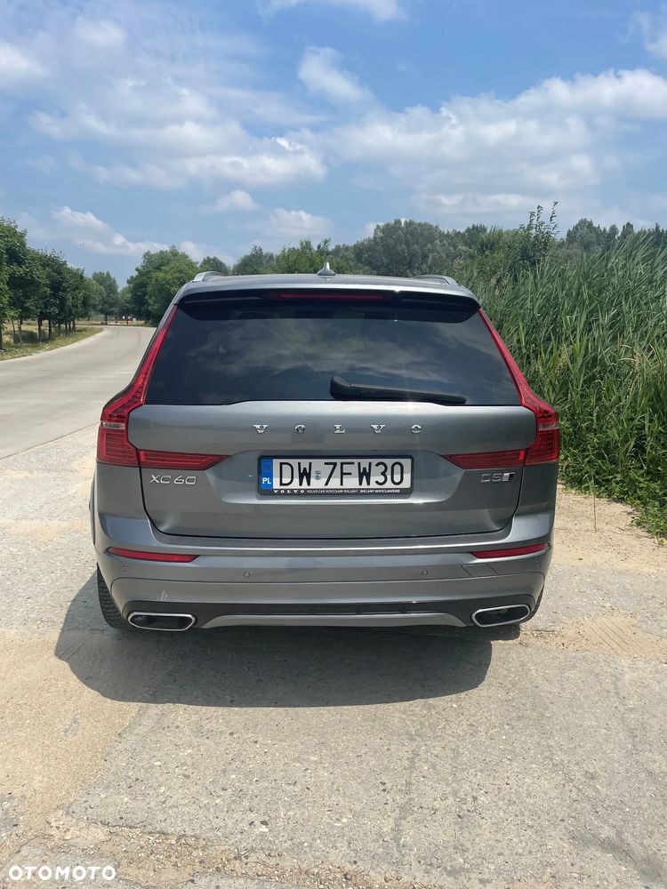 Volvo XC 60 D5 AWD R-Design - 8