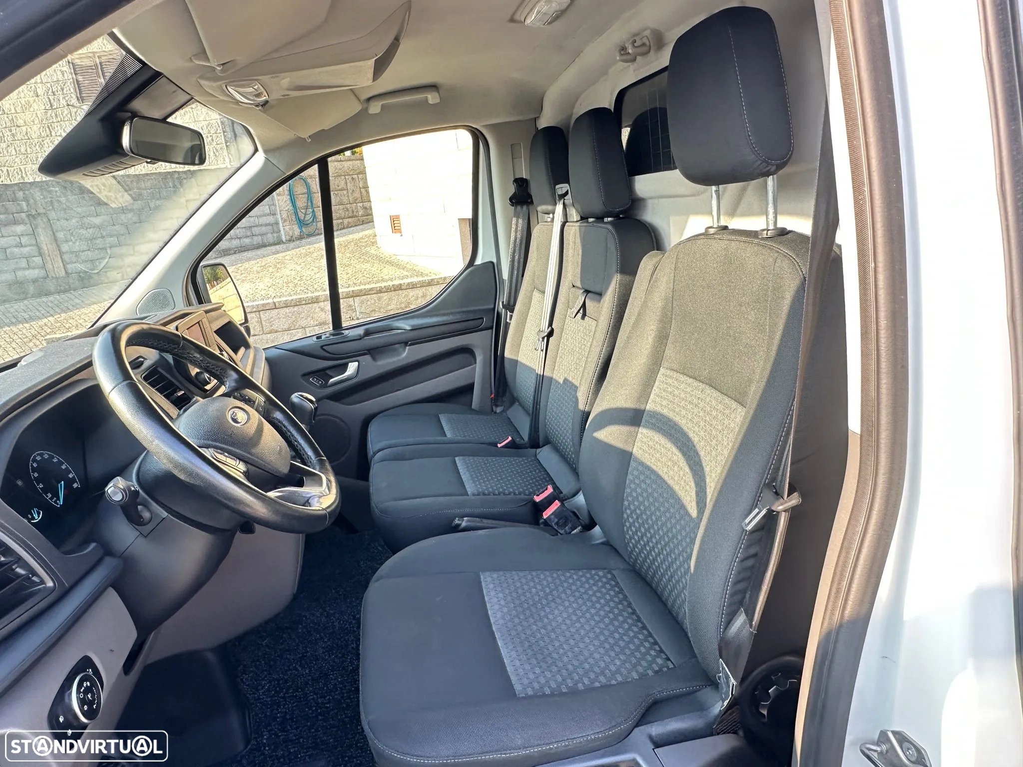 Ford TRANSIT CUSTOM - 12